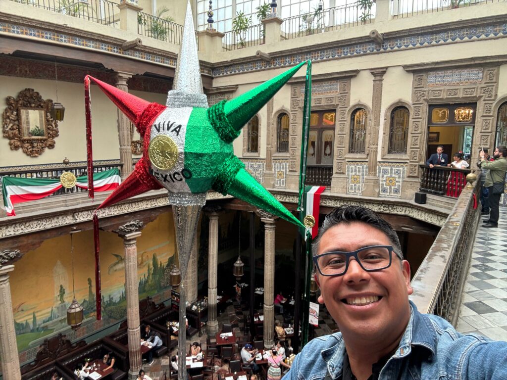 Our private guides are historians, archeologists, experts in the field. Here: David!